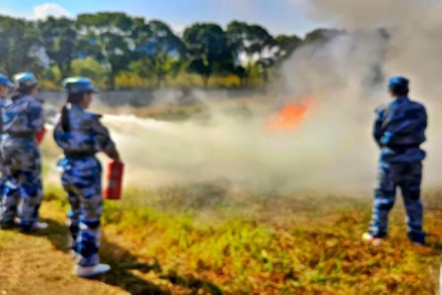 我校组织2020级新生消防演练