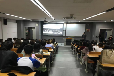 我校组织全体党员观看社会主义革命和建设时期历史视频