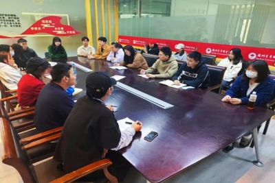 我校召开后勤服务工作座谈会