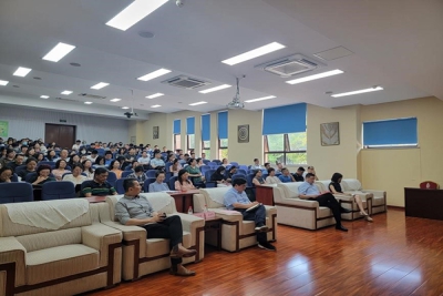 惟实励新 奋楫笃行—— 我校召开2023年上半年总结工作大会