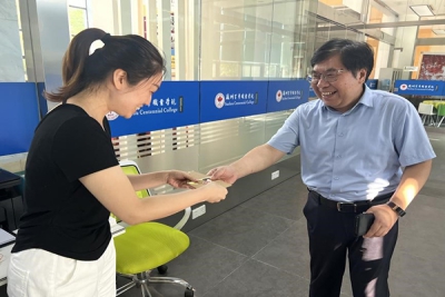 校工会开展2023年教师节慰问活动