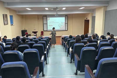 我校教学科研处举办2023年度新教师培训讲座