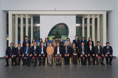 马来西亚中华总商会考察团一行来校参观访问