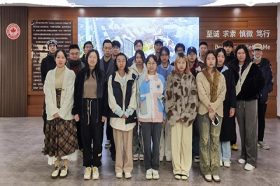 “平芜春山，笔下生花”——我校芜春文学社正式成立