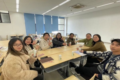 我校商学院圆满举办“迎考‘专转本’”学生座谈会