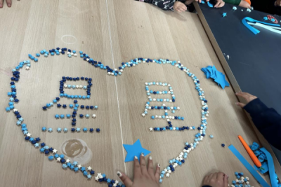 ”点亮星空,与爱同行“ —— 商学院举办雷锋月系列活动