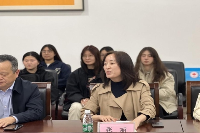 我校举行“校长特别奖学金”授予仪式