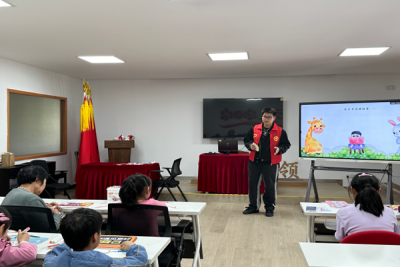 心“艺”相“签” 书中蕴美 —— 艺术设计学院分团委赴社区开展世界读书日活动