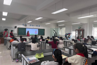 “书香浸润校园”—— 艺术设计学院赴三元实验小学开展世界读书日活动