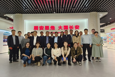 “国家安全 人人有责” —— 校党委理论学习中心组(扩大)成员赴国家安全教育馆开展现场学习