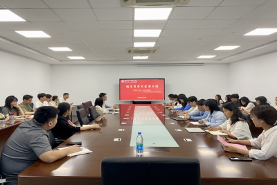 我校辅导员学习室第三讲顺利举行